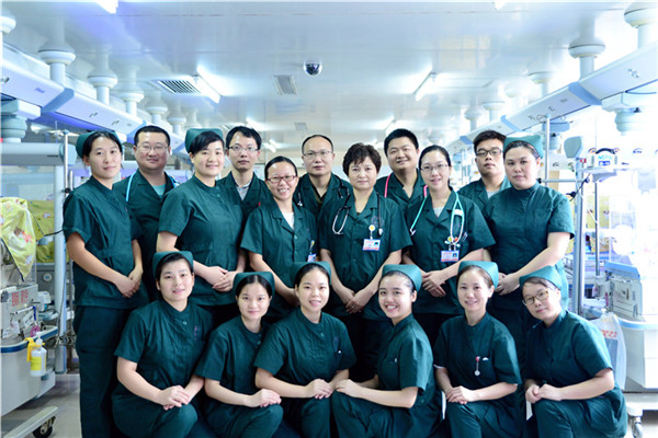 20160802新生兒科醫(yī)護人員合影.jpg